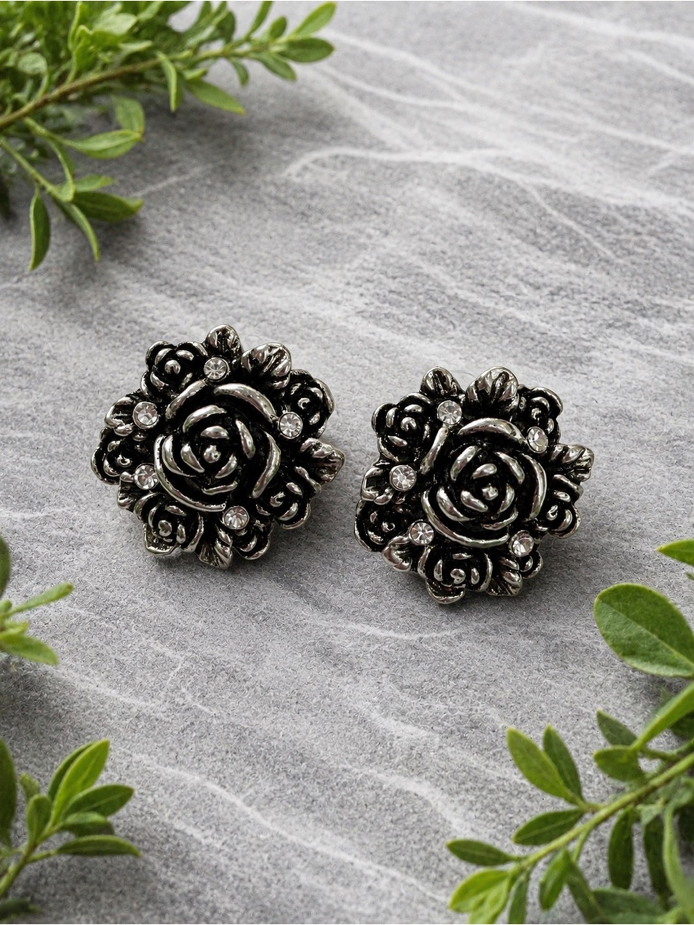 😍Silver Rose Cluster Lever Pierced - Women Jewelry